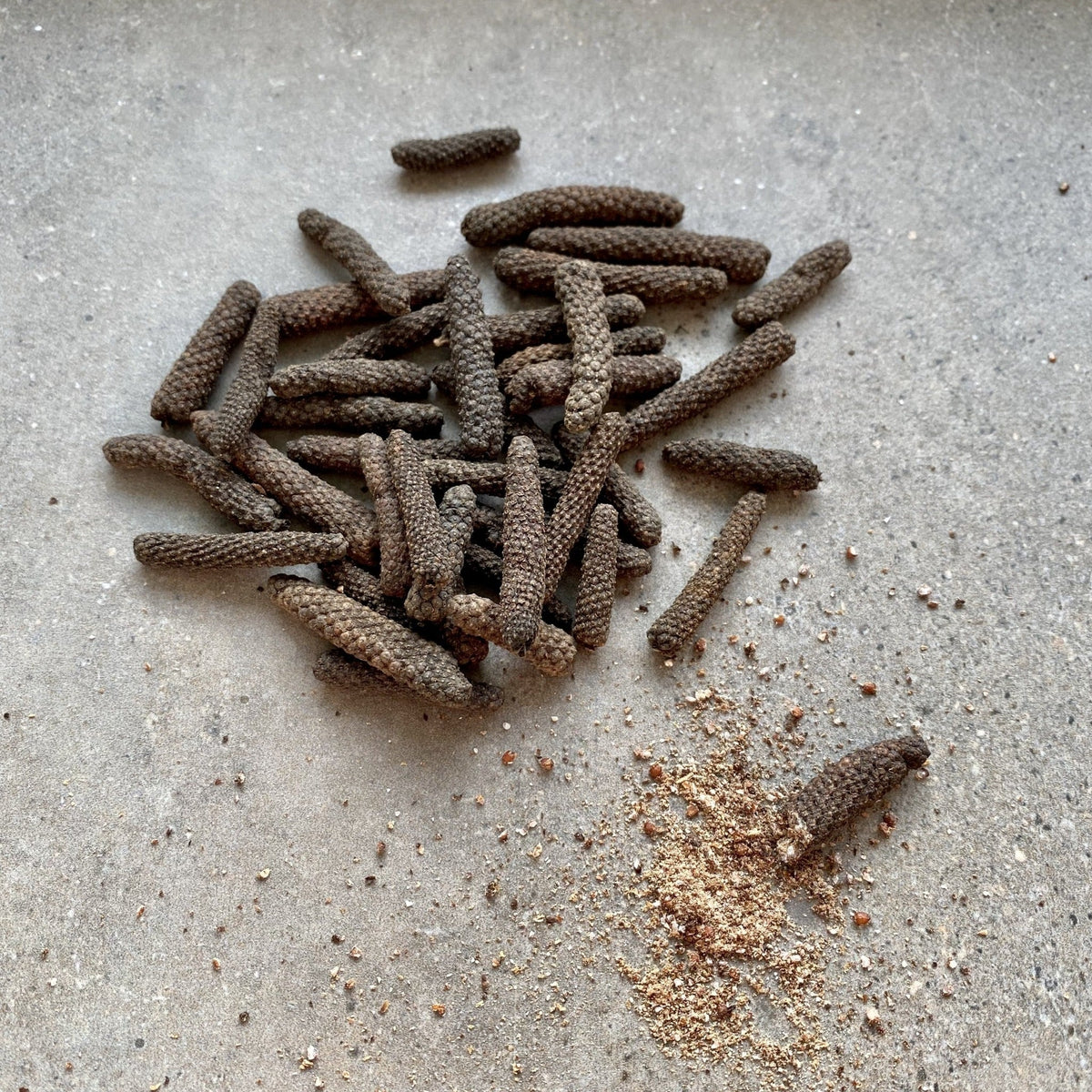 Pfefferreibe mit Stangenpfeffer